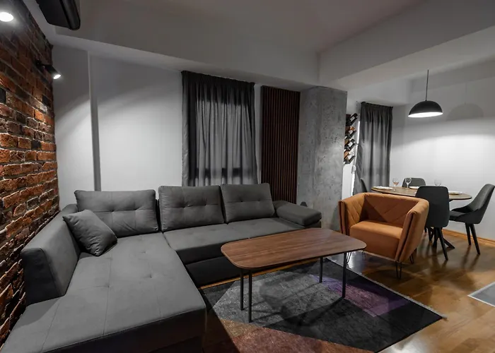 Luxury Adrianna 2 Daire